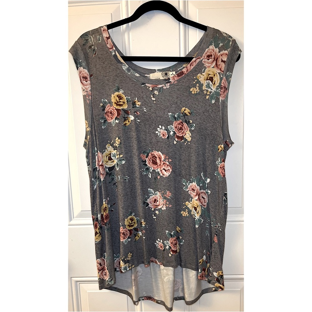 Everleigh Medium Sleeveless Gray & Pink Floral Tunic.